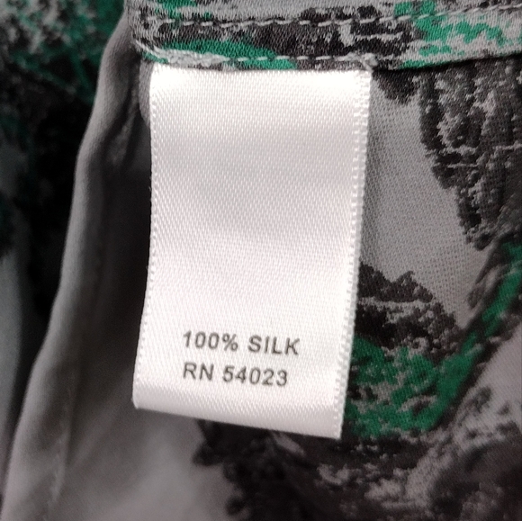 Banana Republic 100% Silk Blouse Women's PS Gray Green Boho Retro 90s Y2K Artsy - Picture 8 of 8